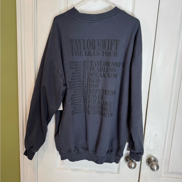 Taylor Swift - The Eras Tour - Blue Crewneck Sweatshirt New with tags XL - Picture 10 of 10